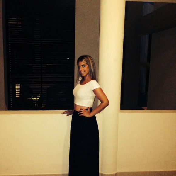 Black long mesh skirt - Picture 3 of 3